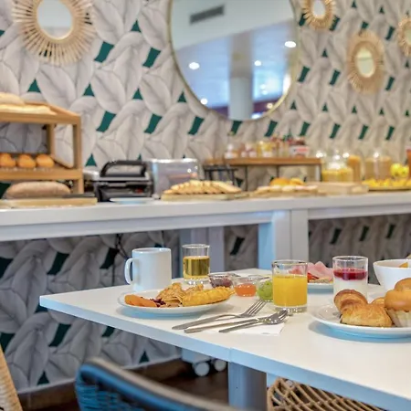 Novotel Centre Hotel 4*