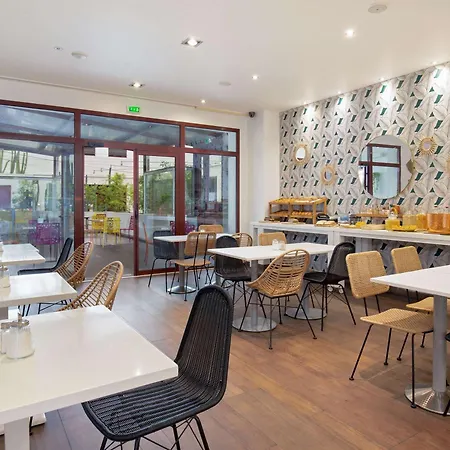 Novotel Centre Hotel 4*
