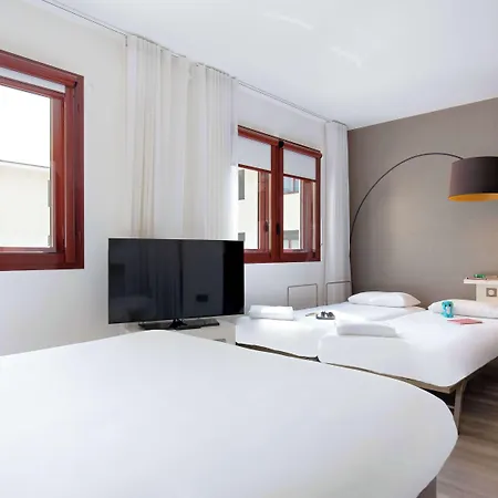 Hotel Novotel Centre - Grandes & Confort Centre-ville 4*