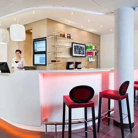 Novotel Centre - Grandes & Confort Centre-ville Hotel