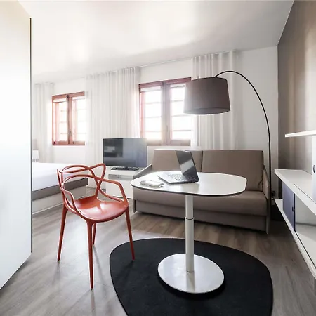 Novotel Centre - Grandes & Confort Centre-ville Otel