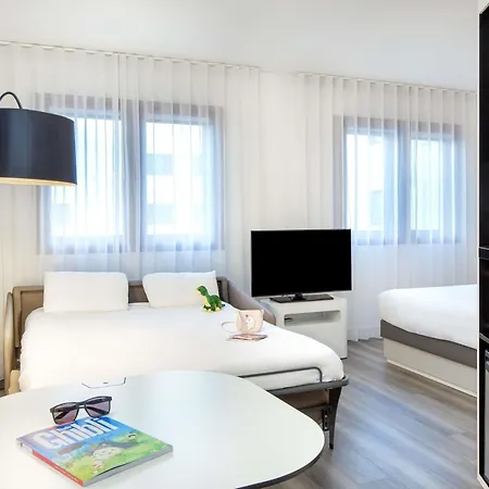 Novotel Centre - Grandes & Confort Centre-ville Hotel