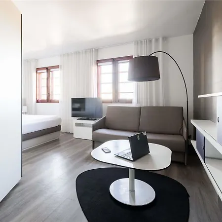 Novotel Centre - Grandes & Confort Centre-ville Hotel