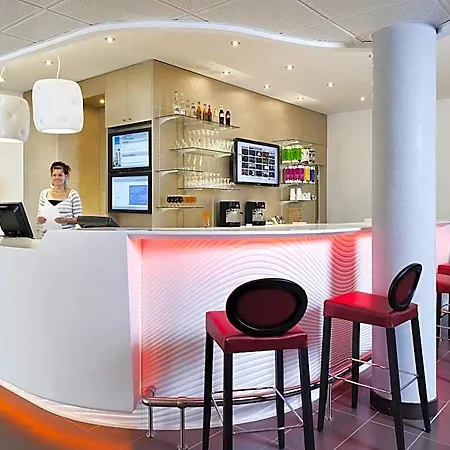 Novotel Centre - Grandes & Confort Centre-ville Hotel 4*