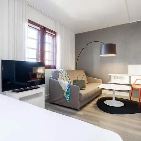 Novotel Centre - Grandes & Confort Centre-ville Hotel Perpignan