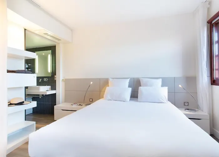 Novotel Centre - Grandes & Confort Centre-ville Hotel 4*