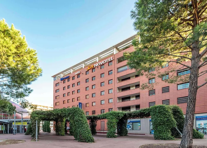 Novotel Centre - Grandes & Confort Centre-ville فندق بيربينيو