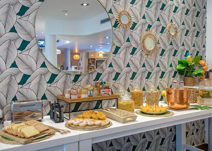 Novotel Centre - Grandes & Confort Centre-ville Hotel 4*